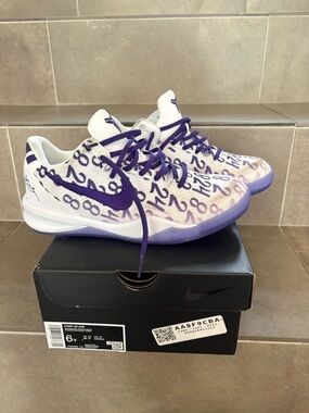Nike Kobe 8 (GS) White/Court Purple-White. Size 6 Youth
